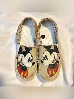 *EUC* Disney MICKEY MOUSE Crocs - Women's Size 10 - Canvas/Loafer/Slip On - Tan